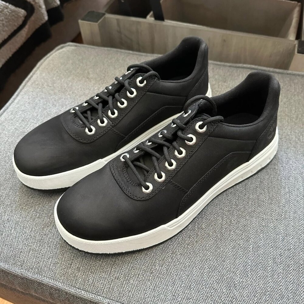 timberland sneakers (size 10 mens USA) (new)